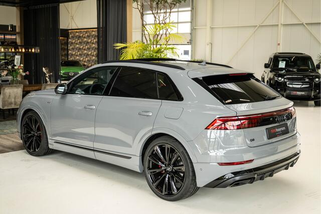 Audi Q8 60 TFSI e Competition | 5 jaar garantie | Alcantara hemel | Softclose | Trekhaak | 360 | HUD |