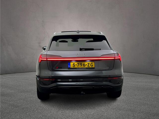Audi Q8 e-tron 50 quattro S Edition 95 kWh 340 PK | Panoramadak | Head-Up | Comfortsleutel | 21-Inch | Matrix | Stoel/stuurverwarming | Ambient-Lightning |