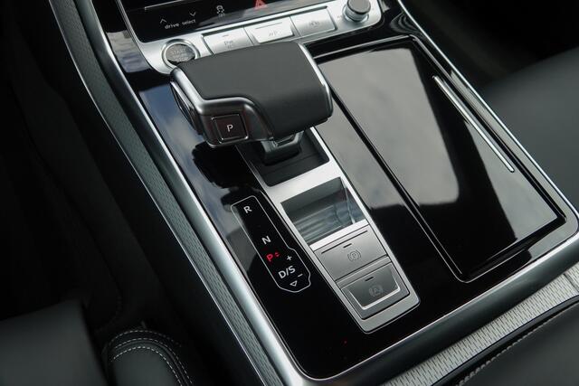 Audi Q8 60TFSI-e 490Pk | S-Line | S-Sportstoelen | Quattro | 360° Camera | Luchtvering | Panoramadak | 23''