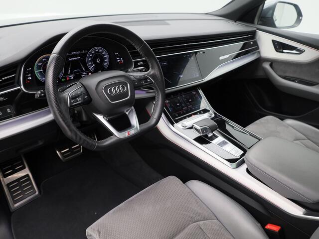 Audi Q8 55 TFSI e quattro Pro Line S | PANO | 360° | KEYLESS | LUCHTVERING | STOELVERW. | TREKHAAK
