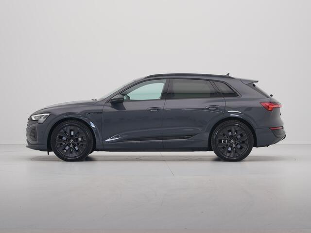 Audi Q8 e-tron 55 quattro S-Line Edition Competition 115 kWh 408pk Panorama Navigatie Camera Stoelverwarming Luchtvering Memory Seats