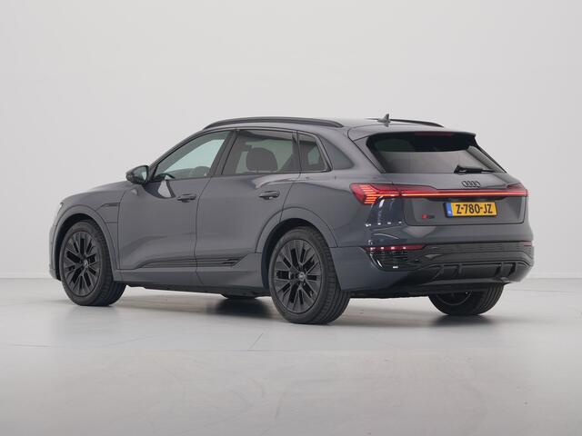 Audi Q8 e-tron 55 quattro S-Line Edition Competition 115 kWh 408pk Panorama Navigatie Camera Stoelverwarming Luchtvering Memory Seats