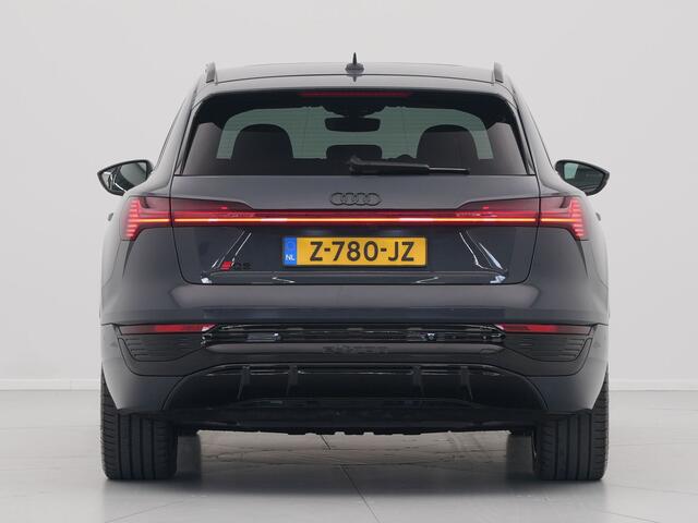 Audi Q8 e-tron 55 quattro S-Line Edition Competition 115 kWh 408pk Panorama Navigatie Camera Stoelverwarming Luchtvering Memory Seats