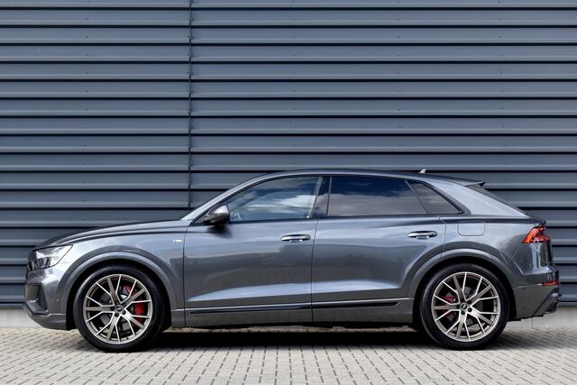 Audi Q8 55 TFSI e Quattro Pro Line S | ACC | RS-Seats | Head-Up | B&O | Softclose | 22'' Velgen | Stuurverwarming | Matrix | Nachtzicht |