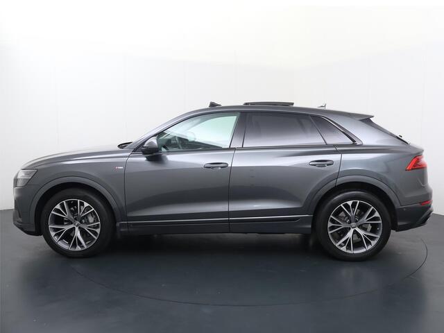 Audi Q8 55 TFSI quattro Pro Line Plus | 340 PK | Automaat | S-line | Adaptive Cruisecontrol | Stoelverwarming | Panoramadak |