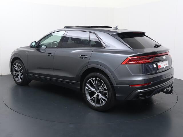 Audi Q8 55 TFSI quattro Pro Line Plus | 340 PK | Automaat | S-line | Adaptive Cruisecontrol | Stoelverwarming | Panoramadak |