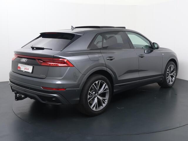 Audi Q8 55 TFSI quattro Pro Line Plus | 340 PK | Automaat | S-line | Adaptive Cruisecontrol | Stoelverwarming | Panoramadak |