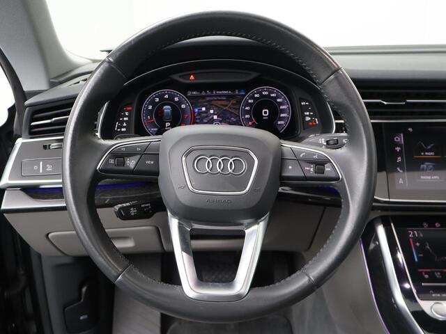 Audi Q8 55 TFSI quattro Pro Line Plus | 340 PK | Automaat | S-line | Adaptive Cruisecontrol | Stoelverwarming | Panoramadak |