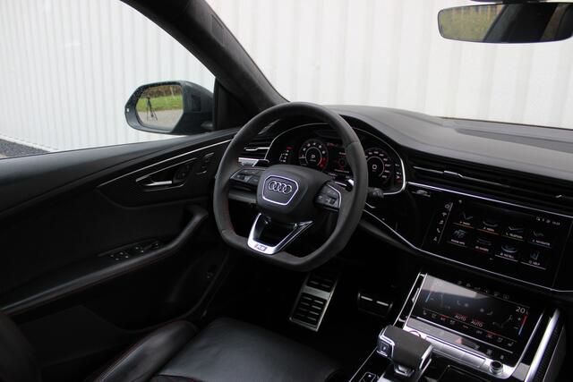 Audi Q8 4.0 TFSI RSQ8 quattro | Carbon in/exterieur | Keramische remmen | Bang & Olufsen | Stoelverwarming voor + achter | Stoelventilatie | Alcantara stuurwiel/hemel | 360° camera | Trekhaak |
