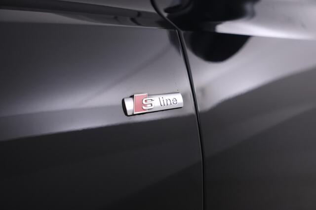 Audi Q8 55 TFSI e quattro Pro Line S alle opties behalve panorama