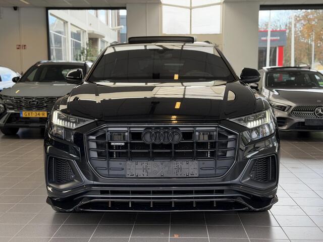 Audi Q8 60 TFSI e quattro S Competition PANO / CAMERA / RS SEATS / SQ8 BTW