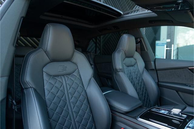 Audi Q8 55 TFSI e quattro S-Line ACC Pano Matrix Head Up B&O S-Stoelen Ambient Softcl. 360 Trekhaak