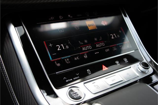Audi Q8 55 TFSI e Quattro S-Line 394PK NL AUTO | ACC | 360 Cam | Massage + Ventilatie + | Softclose | Carbon | Stoel & Bankverwarming | Lane & Side Assist | Pano | Park Assist | B&O | Head Up | 23"| Matrix | E.TH 3500KG | BTW | Luchtvering | Vierwielbesturing | N