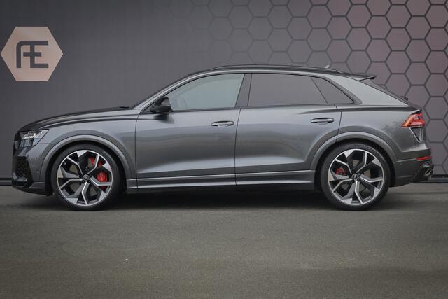 Audi Q8 RS Q8 quattro | RS DYNAMIC PACK 305KM/H | KERAMISCH | B&O 3D | 4W-BESTURING | PANORAMADAK | STOELKOELING/VERWARMING/MASSAGE | 23" | ELEK. TREKHAAK | SPORTUITLAAT | SOFTCLOSE | ETC. RSQ8