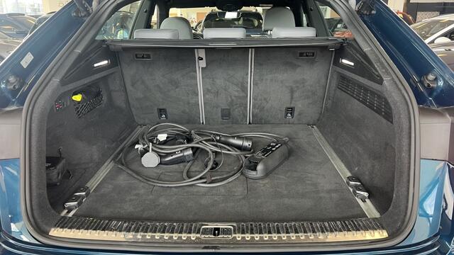 Audi Q8 55 TFSI e q S-Line | Pano | Camera