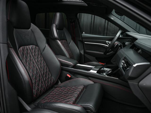 Audi Q8 e-tron 50 quattro S Edition 95 kWh · NL-auto · Panoramadak · RS-seats Memory seats · Leder · Adaptive cruise · Keyless · Stuurverwarming