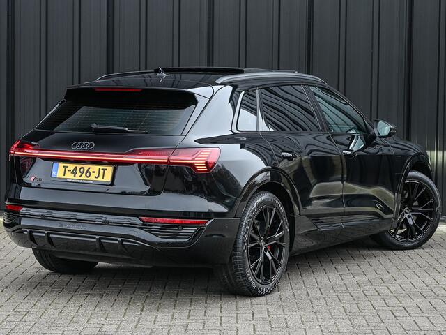 Audi Q8 e-tron 50 quattro S Edition 95 kWh · NL-auto · Panoramadak · RS-seats Memory seats · Leder · Adaptive cruise · Keyless · Stuurverwarming