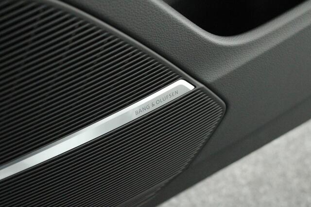 Audi Q8 55 TFSI e 394pk quattro Pro Line S 360Camera Laser Led Sluithulp B&O Keyless Virtual Cockpit Navigatie Panoramadak 2x S-Line