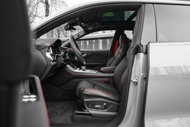 Audi Q8 60 TFSI e ABT Aero Competition | Audi Exclusive Nardogrijs | Advanced onderstel | Stoelventilatie + massagefunctie | Uitgebreid lederpakket | Carbon | Head up | B&O | Servosluiting