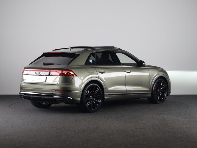 Audi Q8 60 TFSI e quattro Pro Line S Competition 490pk | Panoramadak | HUD | 4 wielbesturing | Stoel ventilatie en massage | Verlengde garantie | 23 inch Lichtmetalen velgen