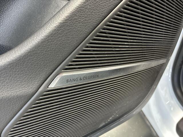 Audi Q8 60 TFSIe 462pk Tiptronic Quattro Pro Line S · Panoramadak · Bang & Olufsen · Luchtvering · 360 Camera · Stoelkoeling · Elek. Voorstoelen · Head-Up · 22'' Inch ·