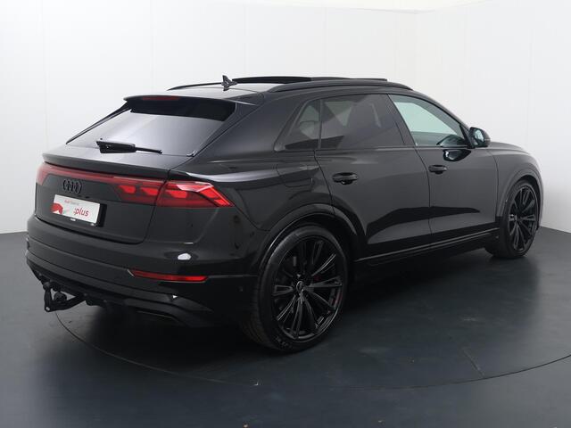 Audi Q8 60 TFSI e quattro | 490 PK | SoH 97% | S-Line | Lederen bekleding Volcano met ruit | Panoramadak | Head -Up display | Assistentiepakket plus | Trekhaak |