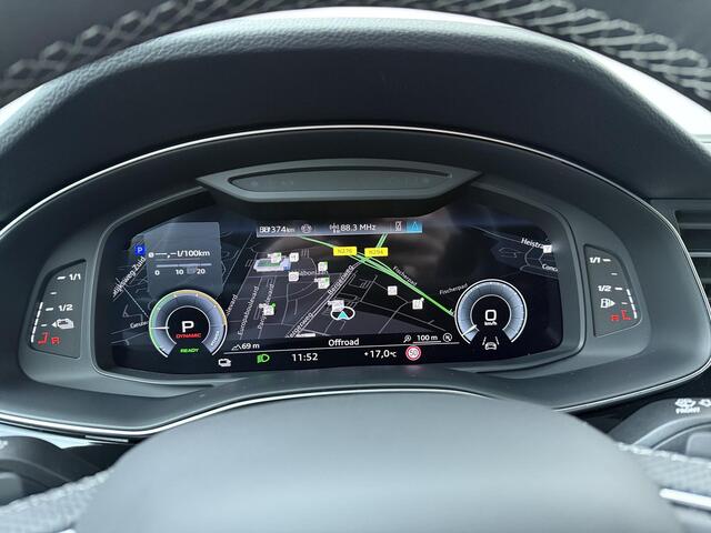 Audi Q8 60 TFSI e quattro | 490 PK | SoH 97% | S-Line | Lederen bekleding Volcano met ruit | Panoramadak | Head -Up display | Assistentiepakket plus | Trekhaak |