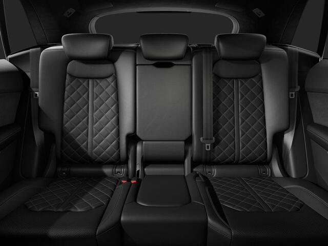 Audi Q8 Pro Line S Competition (C2 PI) 60 TFSI e 360 kW / Per direct beschikbaar | Sportstoelen plus | Matrix + laser | Geheugenfunctie voorstoelen | Alcantara Hemel | Head-up display | Elektrisch sluithulp portieren | Decolijsten mat carbon twill | Stoelventilat