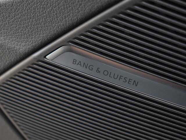 Audi Q8 55 TFSI e quattro Pro Line S | Memory seats | 360 Camera | Keyless | Soft close | Adaptive cruise | Panoramadak | B&O sound | Achterbank verwarmd | Ambiance interieur | El. trekhaak