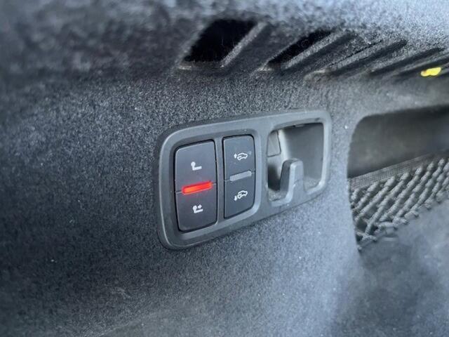 Audi Q8 55 TFSI E Q S-LINE - LEDER - EL. TREKH. - 22 INCH