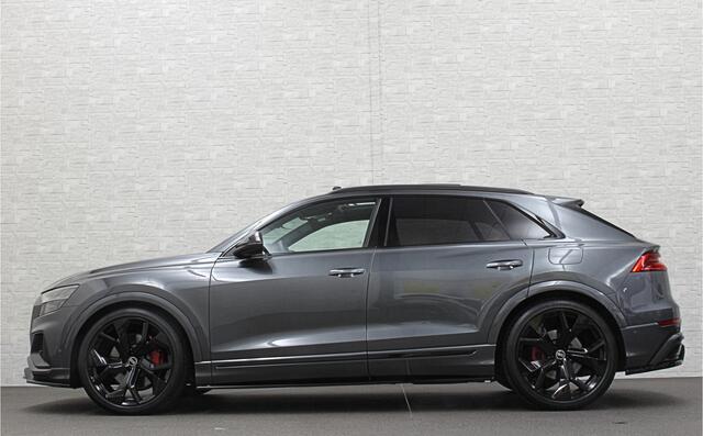 Audi Q8 60 462pk Competition S-Line | 11-2022 | RS Leder | Carbon | Softclose | 360 Camera | ACC | Panorama | Luchtvering | Nachtzicht Cam | Headup | LED-Matrix | Trekhaak | Lane & Side Assist | Led Sfeerverlichting | Keyless-Entry | | Black-Optic | Rijklaar incl