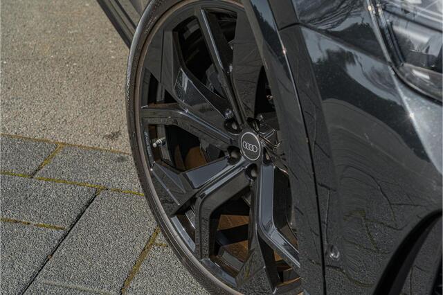 Audi Q8 4.0 TFSI RS Q8 quattro | Soft-Close | Smartphone | B&O | Tour | HUD | Panorama | 23" | Sportuitlaat |