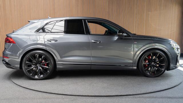 Audi Q8 60 TFSI e quattro Pro Line S Competition HUD Panodak 360° B&O ACC Leer LM velgen Memory seats Climate voor en achter PDC Elektr. uitklapbare trekhaak Stoelverwarming voor & achter Niveauregeling Massage Stoelventilatie NIEUW! Fabrieksgarantie!