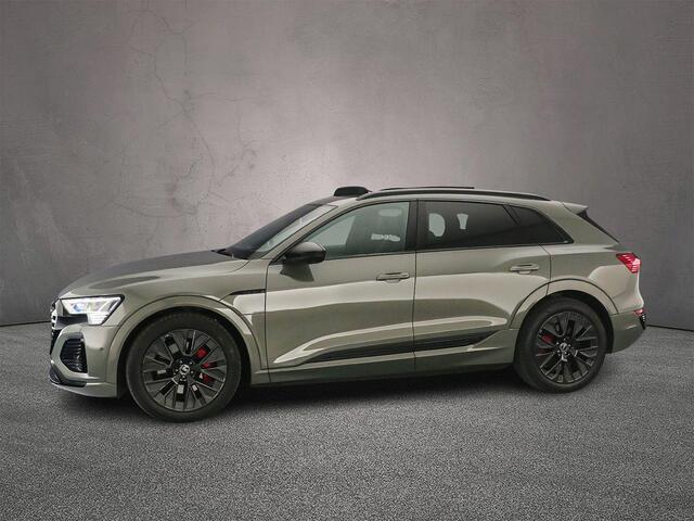 Audi Q8 e-tron 55 quattro S Edition 408PK 115 kWh | Pano | Head-up | Servo | Top-view | B& O | Alcantara | Privacy-Glas | Ambient-Lightning | Comfort-Sleutel | Digitale-Matrix |