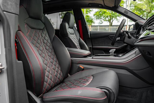 Audi Q8 60 TFSI e ABT Aero Competition | Audi Exclusive Nardogrijs | Advanced onderstel | Stoelventilatie + massagefunctie | Uitgebreid lederpakket | Carbon | Head up | B&O | Servosluiting