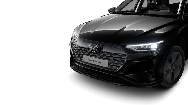 Audi Q8 e-tron 55 quattro Advanced Edition 115 kWh Trekhaak - Adaptieve Cruise Control - Stoelverwarming voor/achter - Stoelventilatie - Elektrisch verstelbaar stuurwiel - B&O - 2e laadpunt -