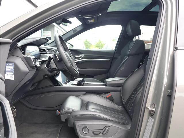 Audi Q8 e-tron 55 quattro S Edition 115 kWh | Pano dak | 22" | Adaptive CC |