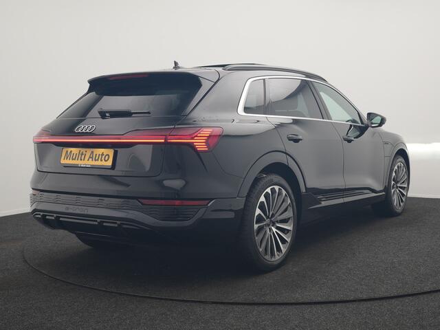 Audi Q8 e-tron 55 Quattro S Edition 114 kWh 408pk Dealer O.H. | Panodak | Luchtvering | Adaptive Cruise | Head Up | Bang & Olufsen | 360 Camera | Lederen Sportstoelen Verwarmd | Matrix LED | Keyless | Apple Carplay | Navigatie | DAB |