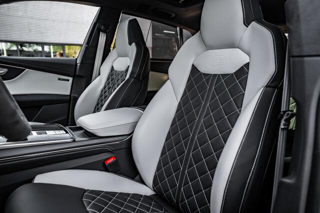 Audi Q8 60 TFSI e quattro ABT Aero Competition | Audi Exclusive Aqaatgrijs (Porsche) | Exclusive interieur Alabast wit | B&O Advanced | Advanced onderstel | Stoelventilatie + massagefunctie | Uitgebreid lederpakket | Carbon