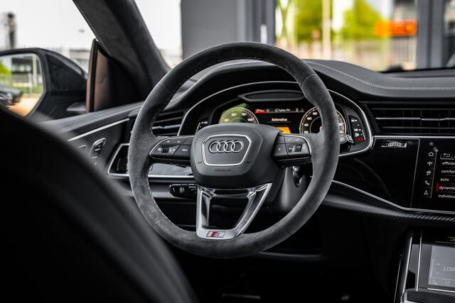 Audi Q8 60 TFSI e quattro ABT Aero Competition | Audi Exclusive Aqaatgrijs (Porsche) | Exclusive interieur Alabast wit | B&O Advanced | Advanced onderstel | Stoelventilatie + massagefunctie | Uitgebreid lederpakket | Carbon