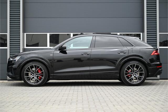 Audi Q8 55 TFSI e QUATTRO / 3 X S-LINE / PANO / B&O / LED MATRIX / SFEERVERLICHTING / CAMERA / TREKHAAK