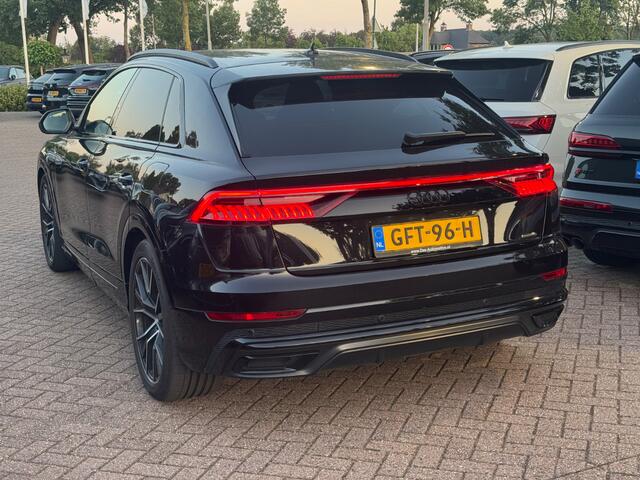 Audi Q8 55 TFSI e quattro Pro Line Plus / Trekhaak / 360Camera / Head-up / Softclose / Matrix LED / 22'' / RS Seats / B&O / Sfeerverlichting / Stoelmassage+Ventilatie / Stuurverwarming / Dodehoek / DAB / ACC
