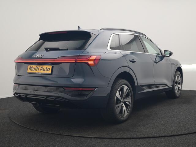 Audi Q8 e-tron 55 quattro S Line 114 kWh 408pk Dealer O.H | Trekhaak Afn. | Adaptive Cruise | Camera | Head Up | Matrix LED | Lederen Sportstoelen Memory & Ventilatie | Apple Carplay | Virtual | Stoelverwarming | Navigatie | DAB | 20"L.M |