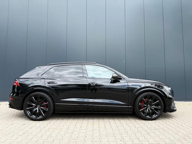 Audi Q8 55 TFSI e quattro pano tr.hk Matrix B&O