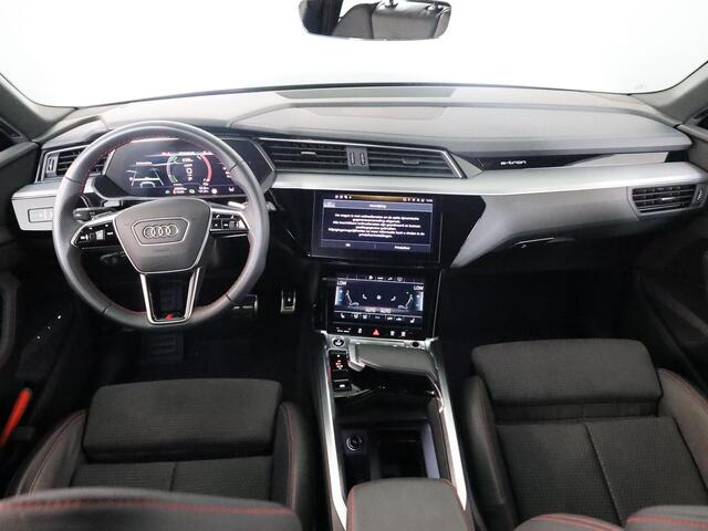 Audi Q8 Sportback e-tron 50 quattro S Edition 95 kWh 340 pk | SOH 92,35% | Navigatie | Parkeersensoren | Achteruitrijcamera | Lichtmetalen velgen 21" | Luchtvering | S-Line |