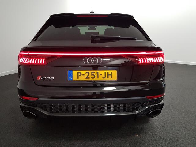 Audi Q8 4.0 TFSI RS Q8 Quattro 600pk! Panorama dak Navigatie Electrische achterklep Led Camera Climate Control Parkeer sensoren voor en achter Lichtmetalen Velgen