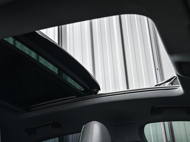 Audi Q8 Sportback e-tron S quattro SQ8 115 kWh /503PK | NL-Auto | 1ste Eigenaar | Panoramadak | B&O | HUD | 360 Camera | Carbon Interieur | Adaptive Cruise | Stoelverwarming V+A | Luchtvering | Stuurverwarming | Memory Seats | Ambiance Interieur |