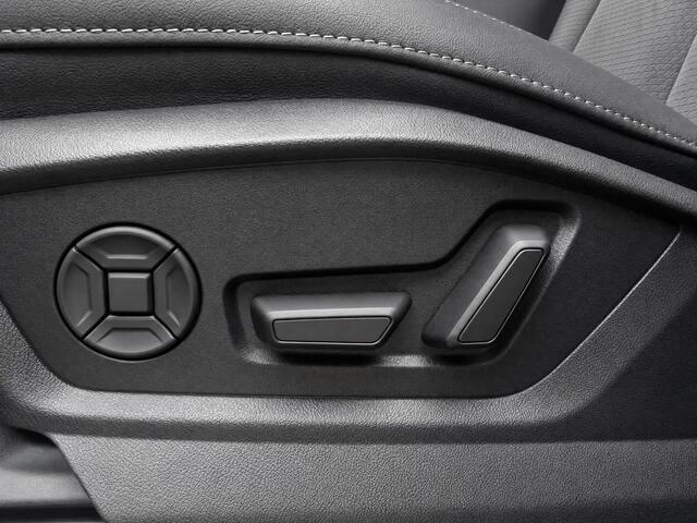 Audi Q8 60 TFSIe 490pk Tiptronic Quattro Pro Line S Comp · 360 Camera · Luchtvering · Laser LED · Wegklapbare Trekhaak · Elek. Voorstoelen · Nachtzicht · 23'' Inch · Garantie t/m 11-03-2031 of 100.000km