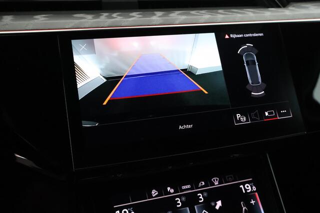 Audi Q8 e-tron 50 quattro 340pk Advanced Edition 95 kWh Camera Memory ACC HUD Stoelverwarming Keyless Navigatie