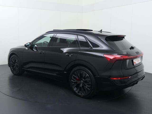 Audi Q8 e-tron 55 quattro S Edition Competition 115 kWh | 408 PK | SoH 83% | Trekhaak | Panoramadak | Luchtvering | Head-up display | Area view 360 | Matrix LED | S line | Stoelverwarming V+A |